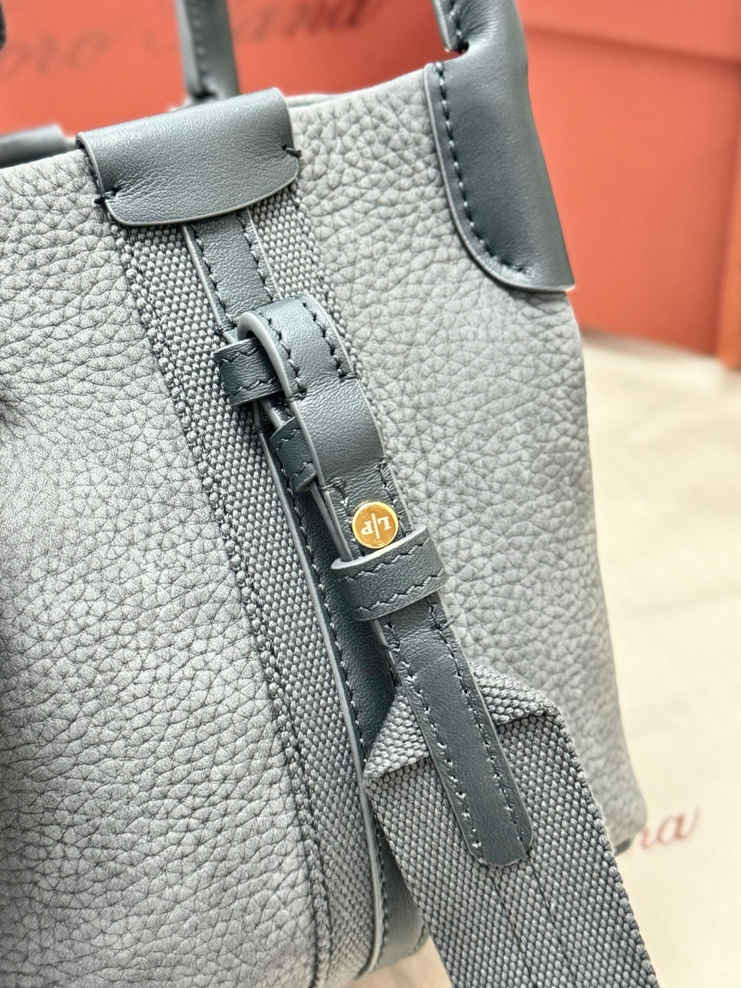 LP 2026 Bale Bucket Bag 16cm Blue-green Cowhide