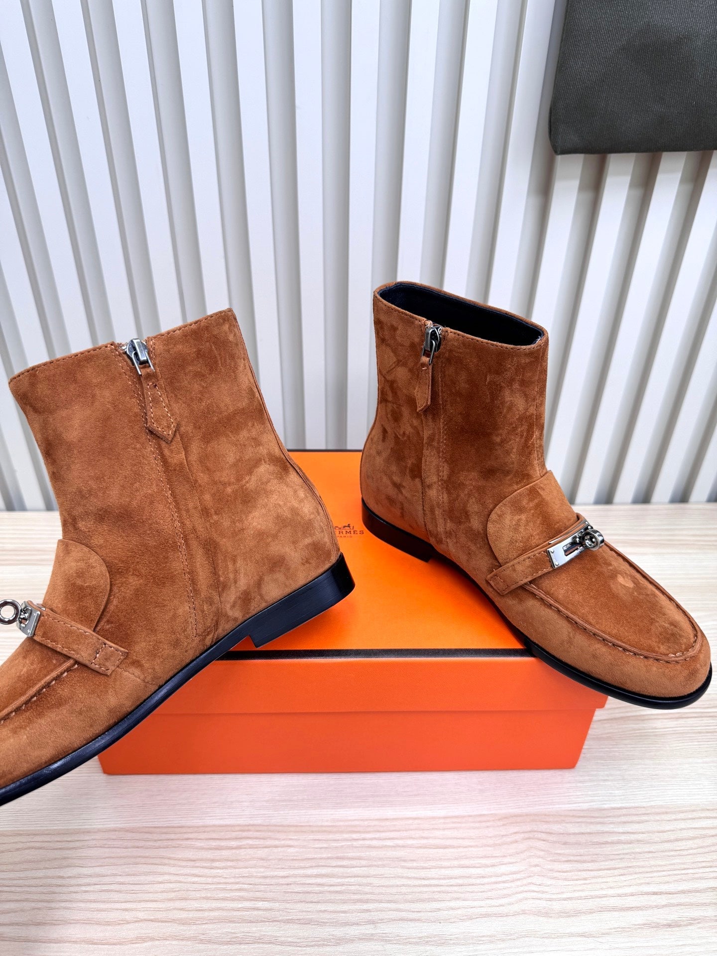 HM 25 Kelly Buckle Ankle Boots Rich Brown Silver Suede  513082