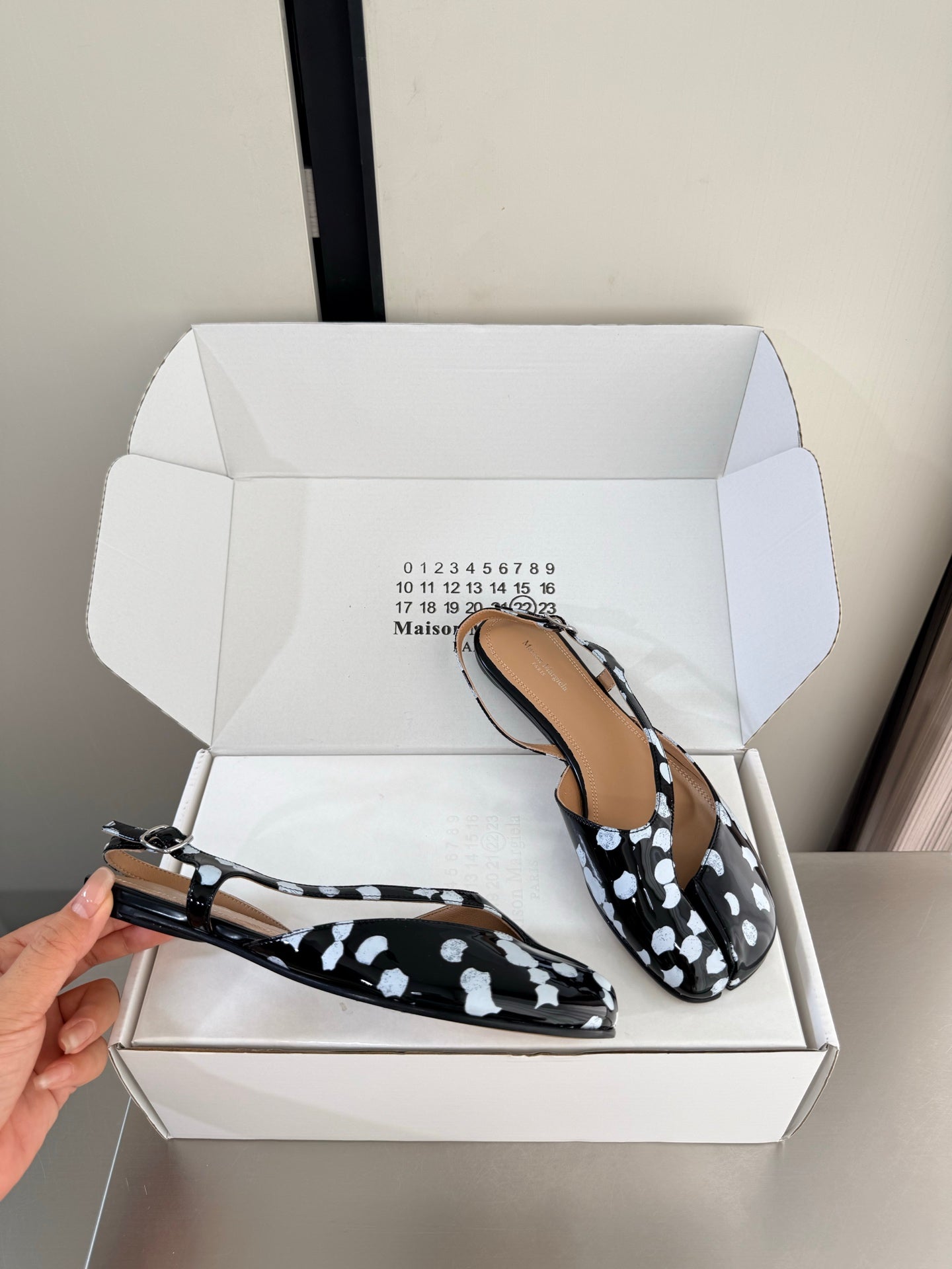 Maison Margiela 2026 Open-Toe Sandals Leather 929716