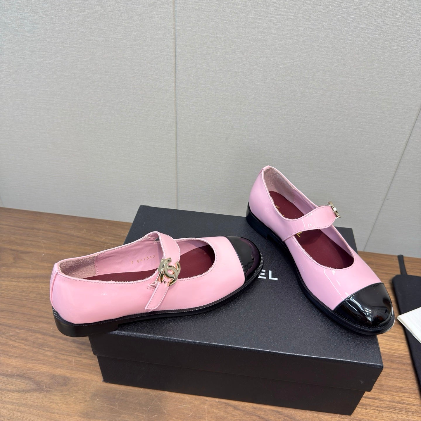 Chanel 2026 Ballet Flat Glossy Leather 904496