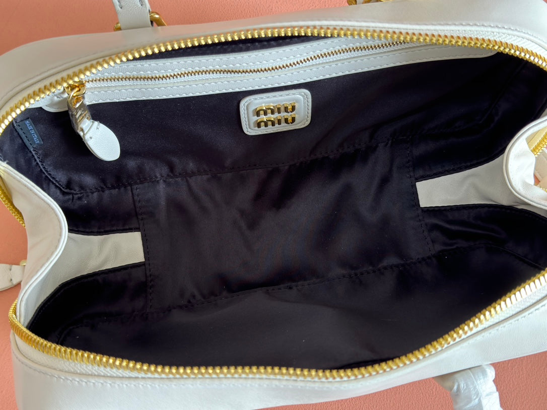 ARCADIE MATELASSÃ‰ BAG 27 IN WHITE CALFSKIN GOLD HARDWARE