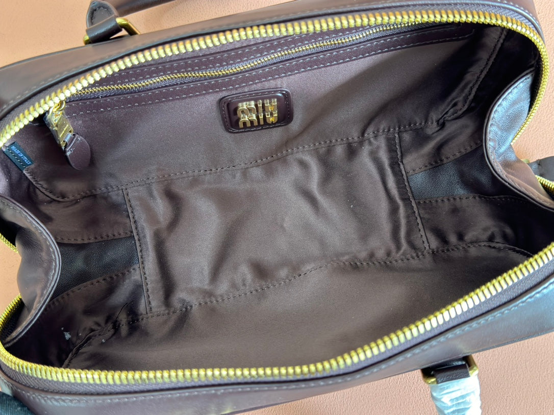 ARCADIE MATELASSÃ‰ BAG 27 IN CONGO BROWN CALFSKIN GOLD HARDWARE