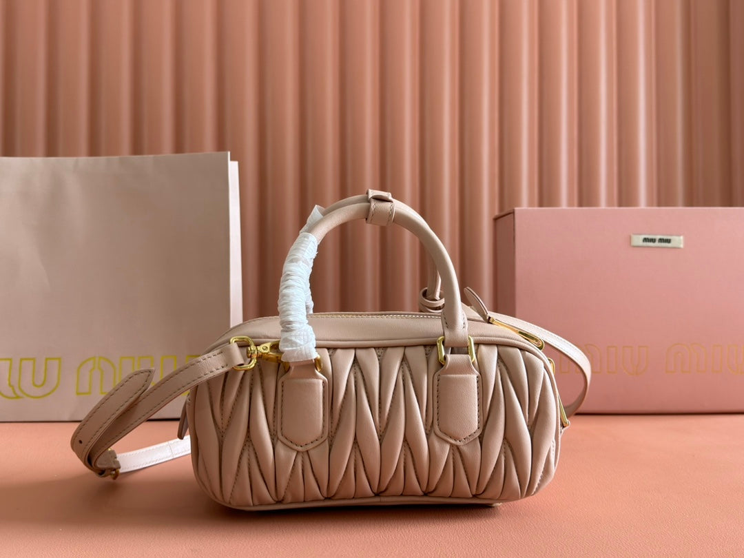 ARCADIE MATELASSÃ‰ BAG 22 IN MISCHKA BEIGE LAMBSKIN