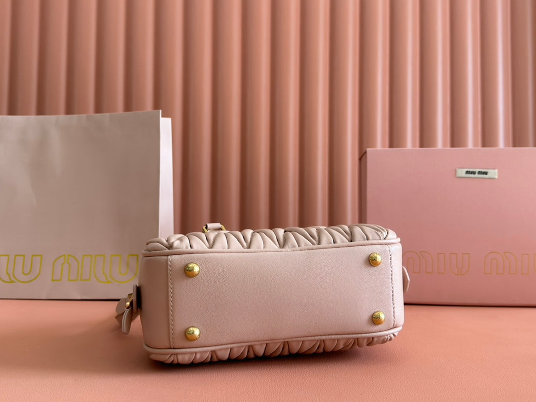 ARCADIE MATELASSÃ‰ BAG 22 IN MISCHKA BEIGE LAMBSKIN
