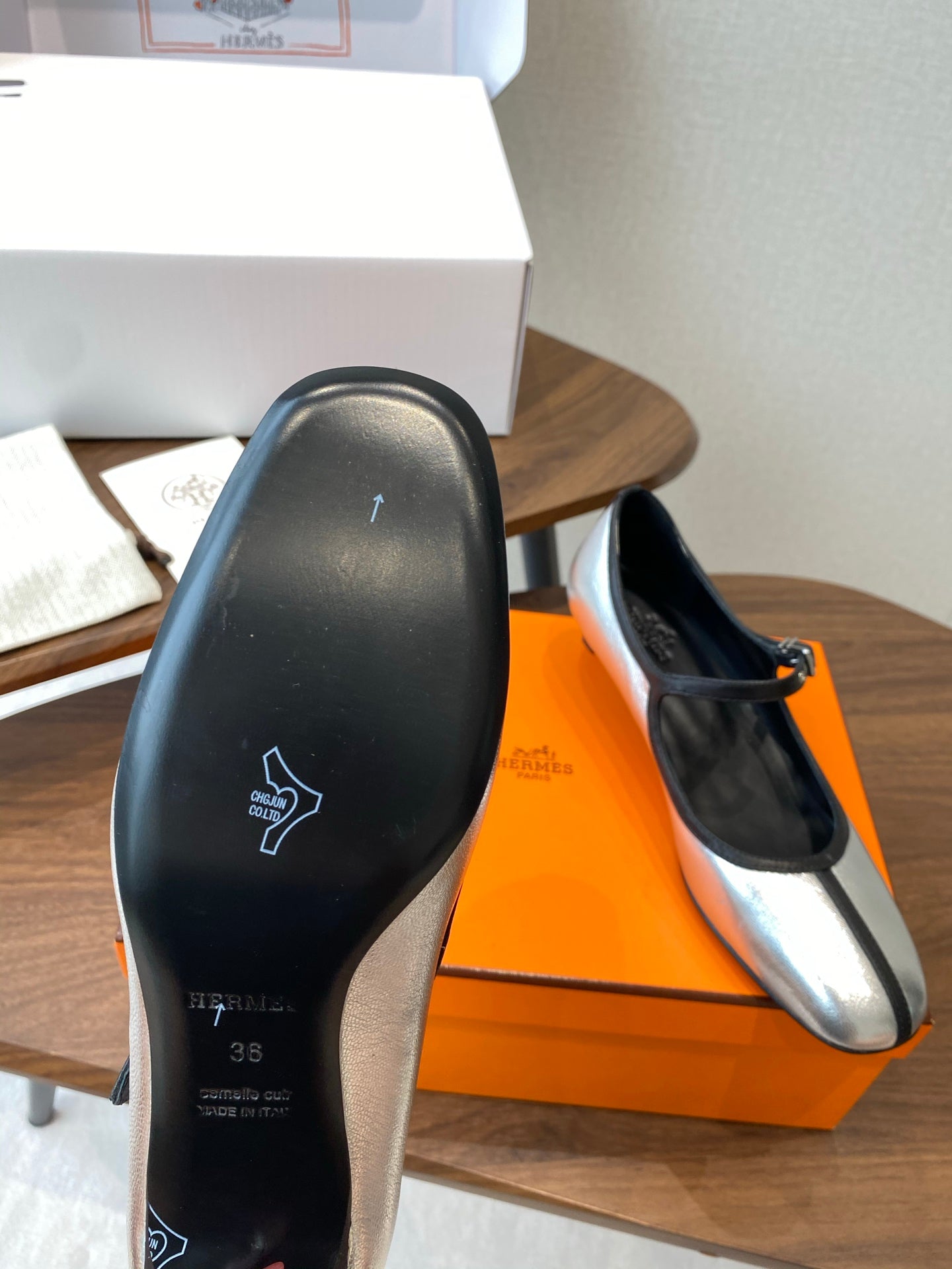 HM  25s Mary Jane 40mm Sliver Calfskin 422568