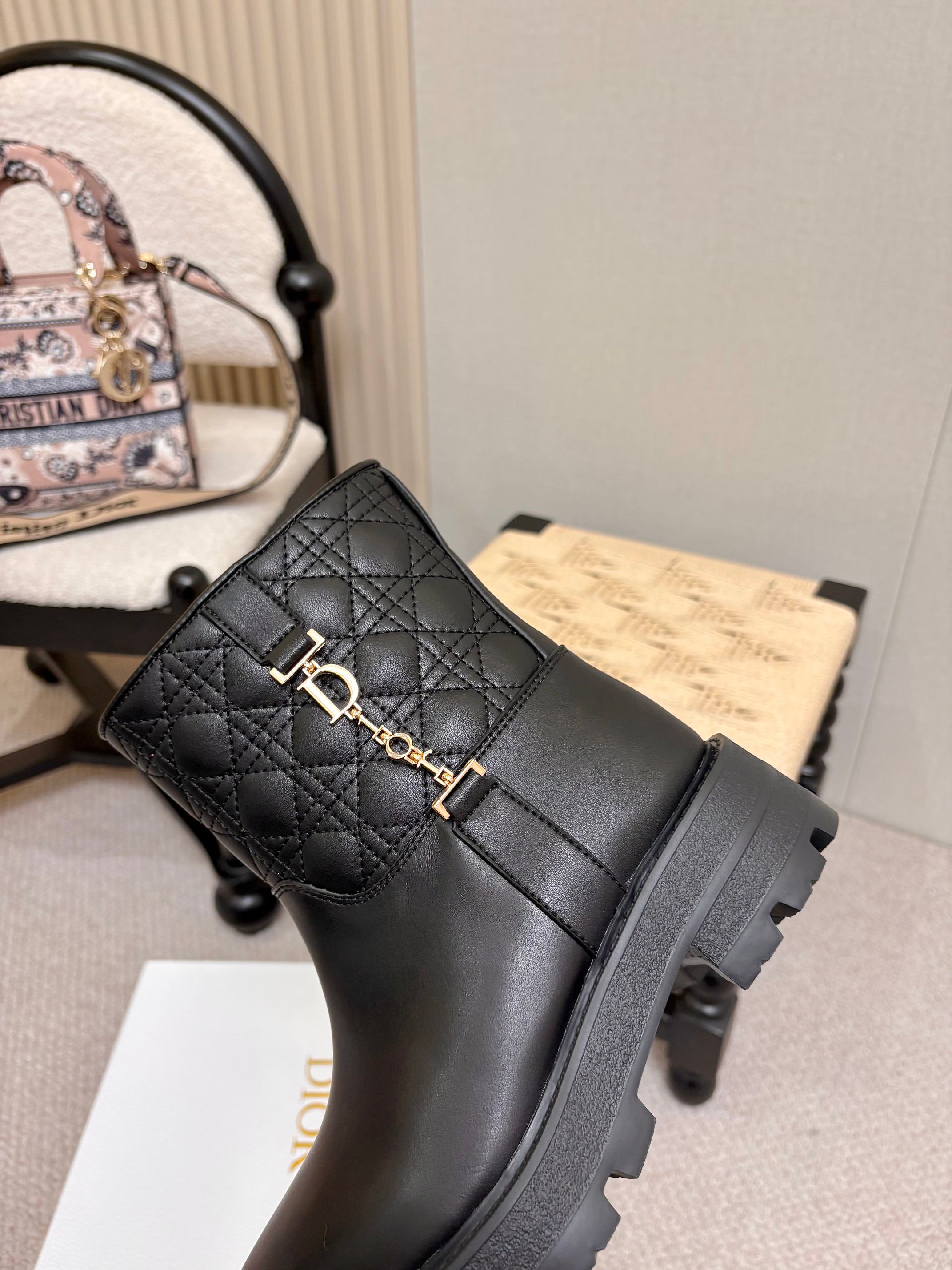 Dior 2026 D-Town Ankle Boots Black Calfskin 939010