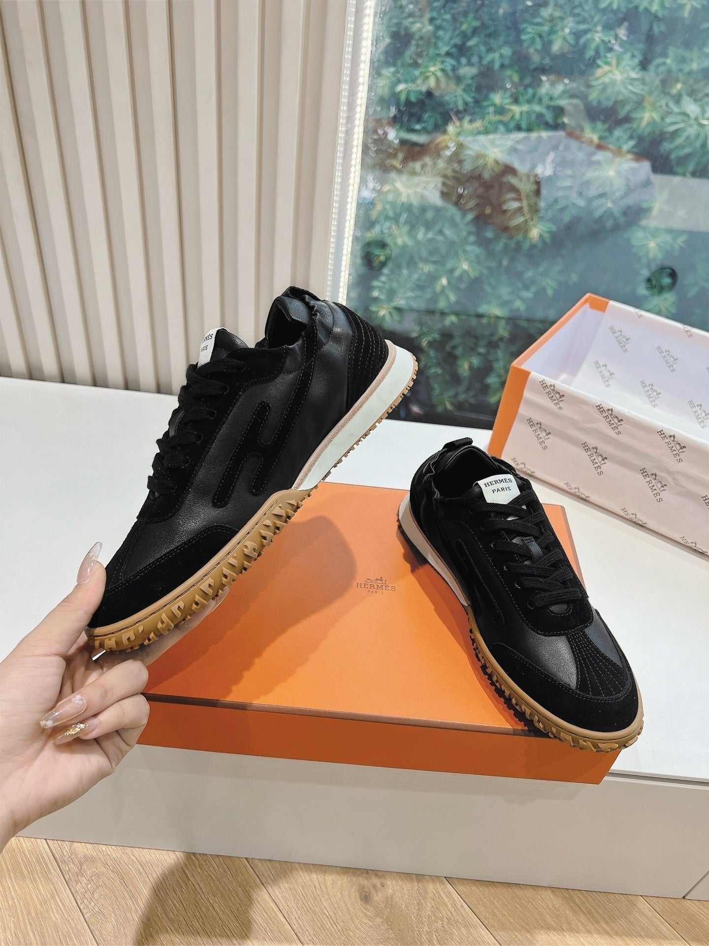 HM JET SNEAKER BLACK CALFSKIN SUEDE