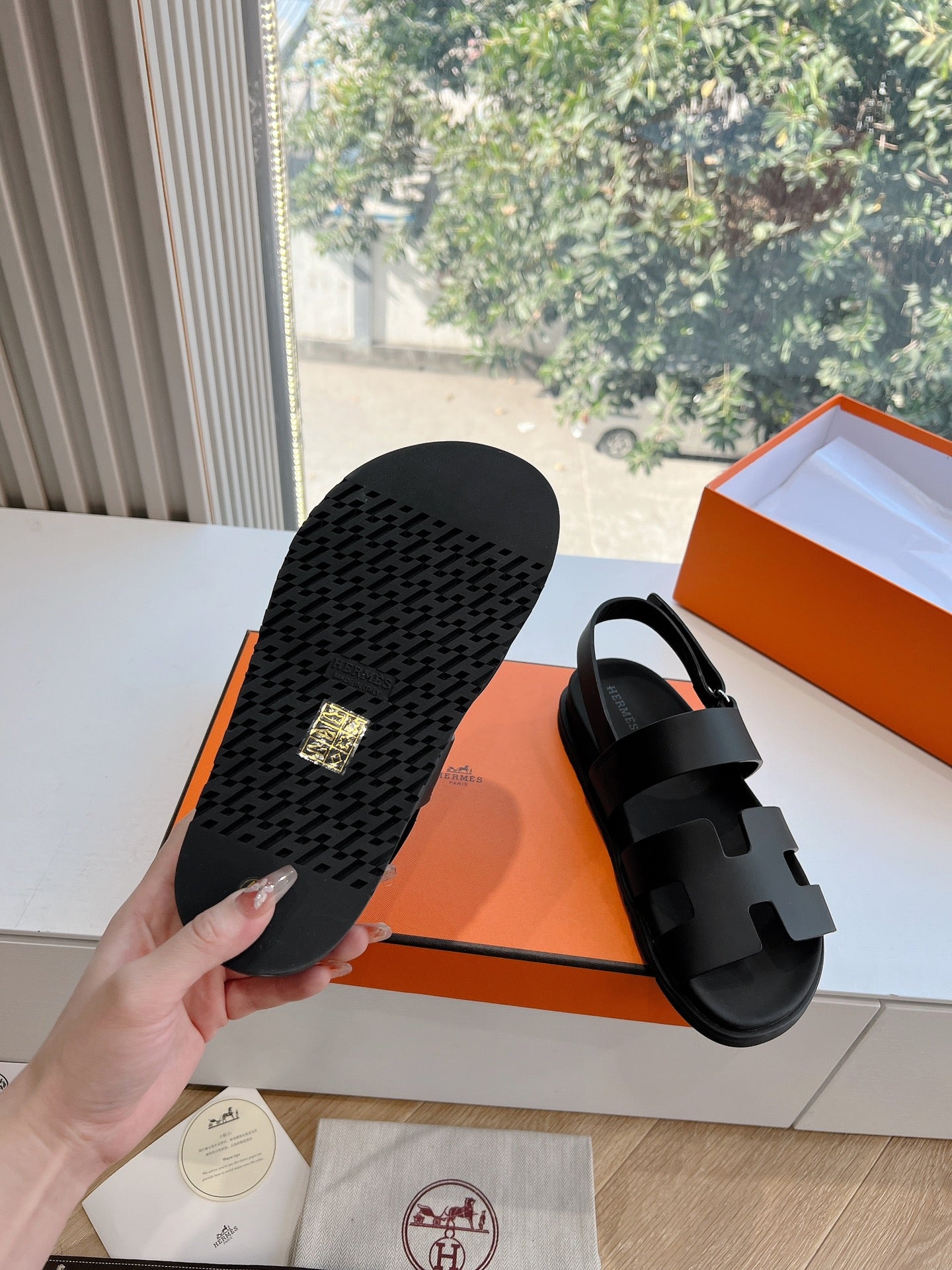 HM 25 Genius Sandal Black Calfskin