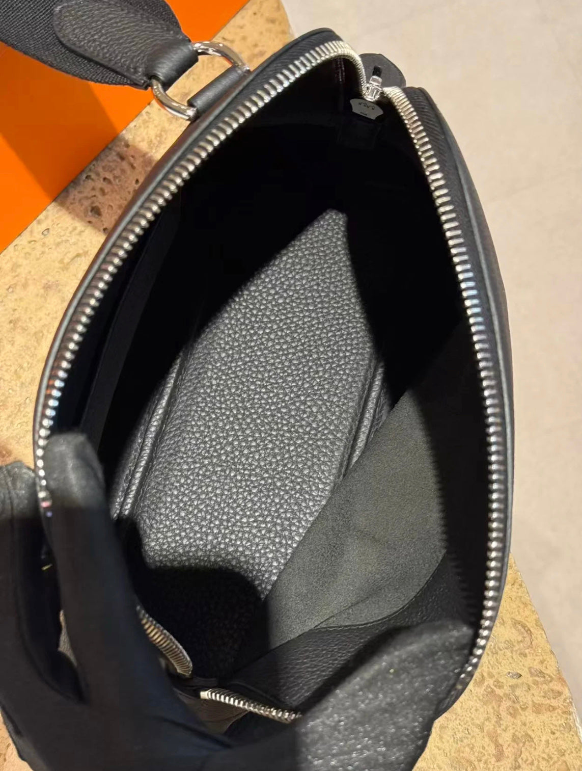High-end Hermes 2026 Messenger Bowling Bag 26.5cm Togo Leather