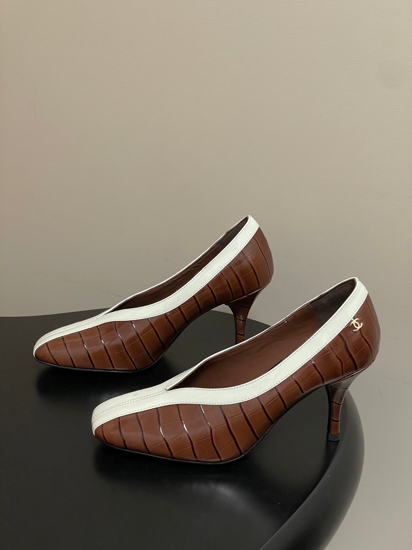 CC 26 Crocodile-embossed Pump Calfskin