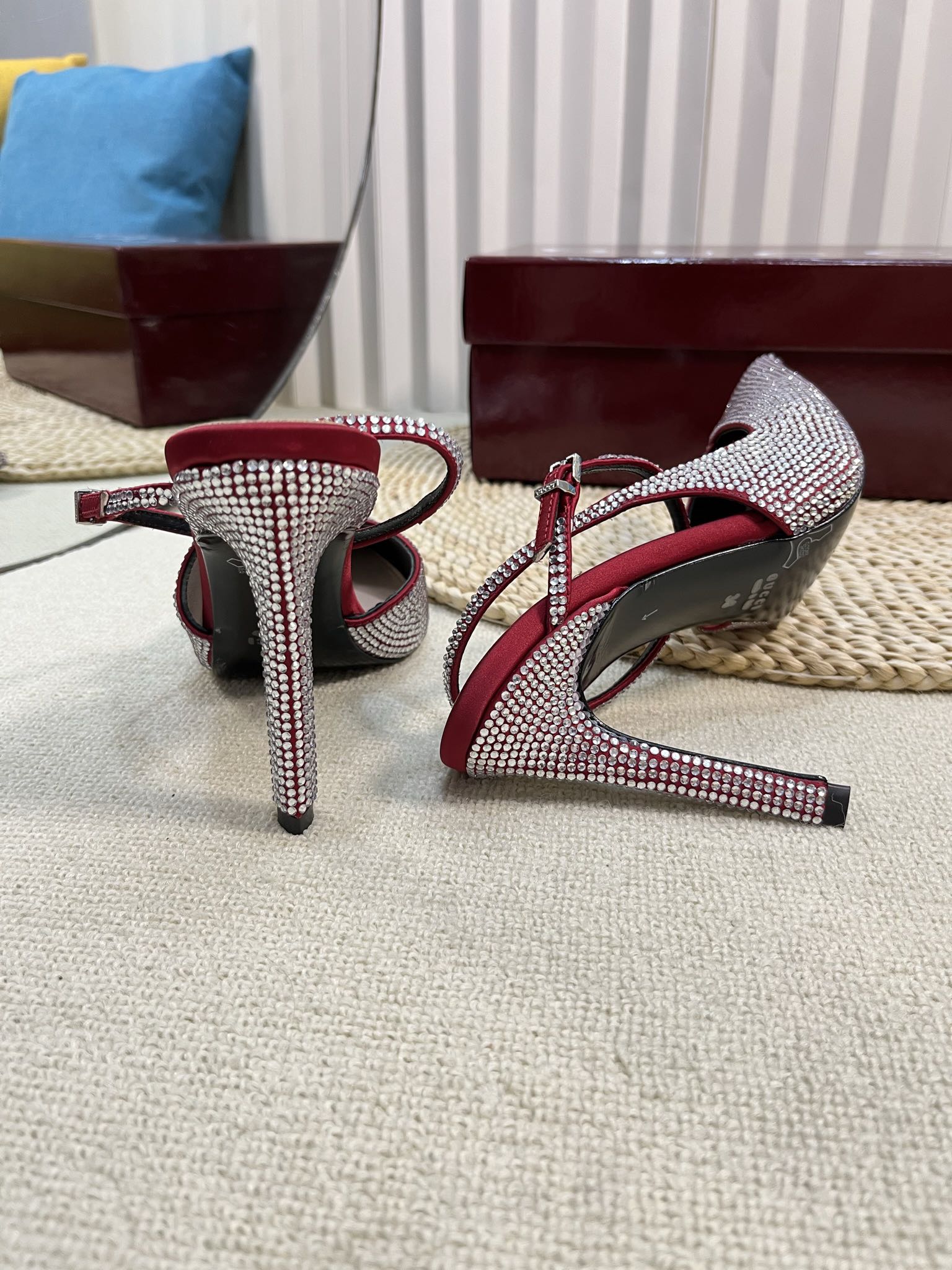 GC Crystal-Embellished Slingbacks Red Silk Sheepskin 294609