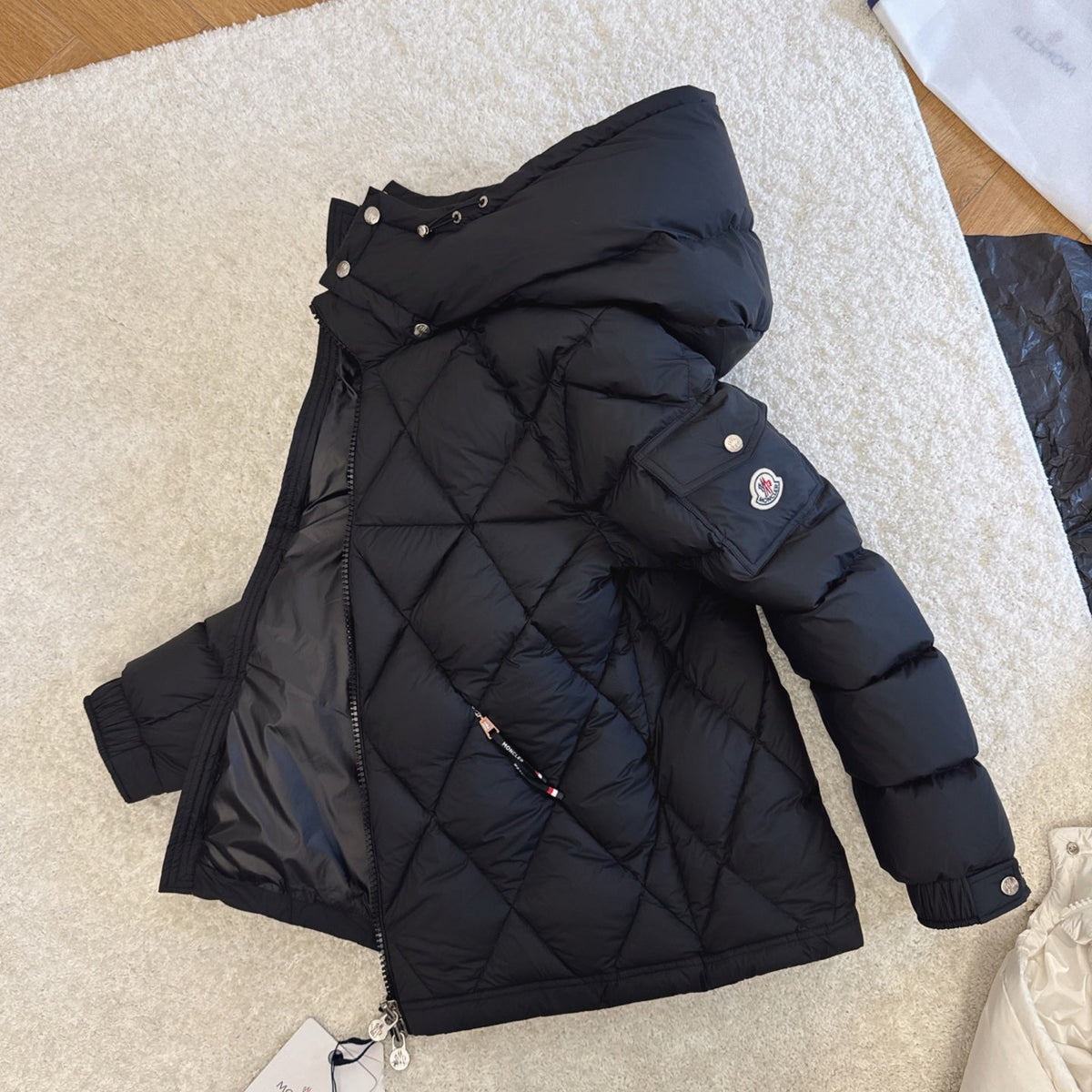 Moncler 2025 Averole Jacket Black Polyester Down