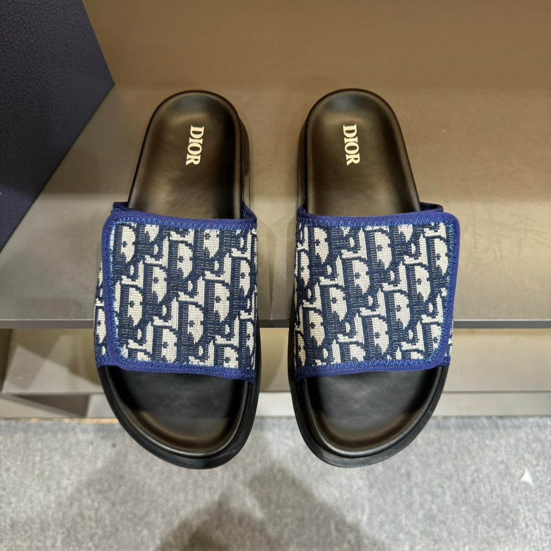 CD VELCRO STRAP SLIPPER AZURE JACQUARD