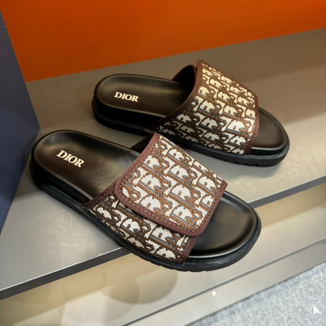 CD VELCRO STRAP SLIPPER RUSSET JACQUARD