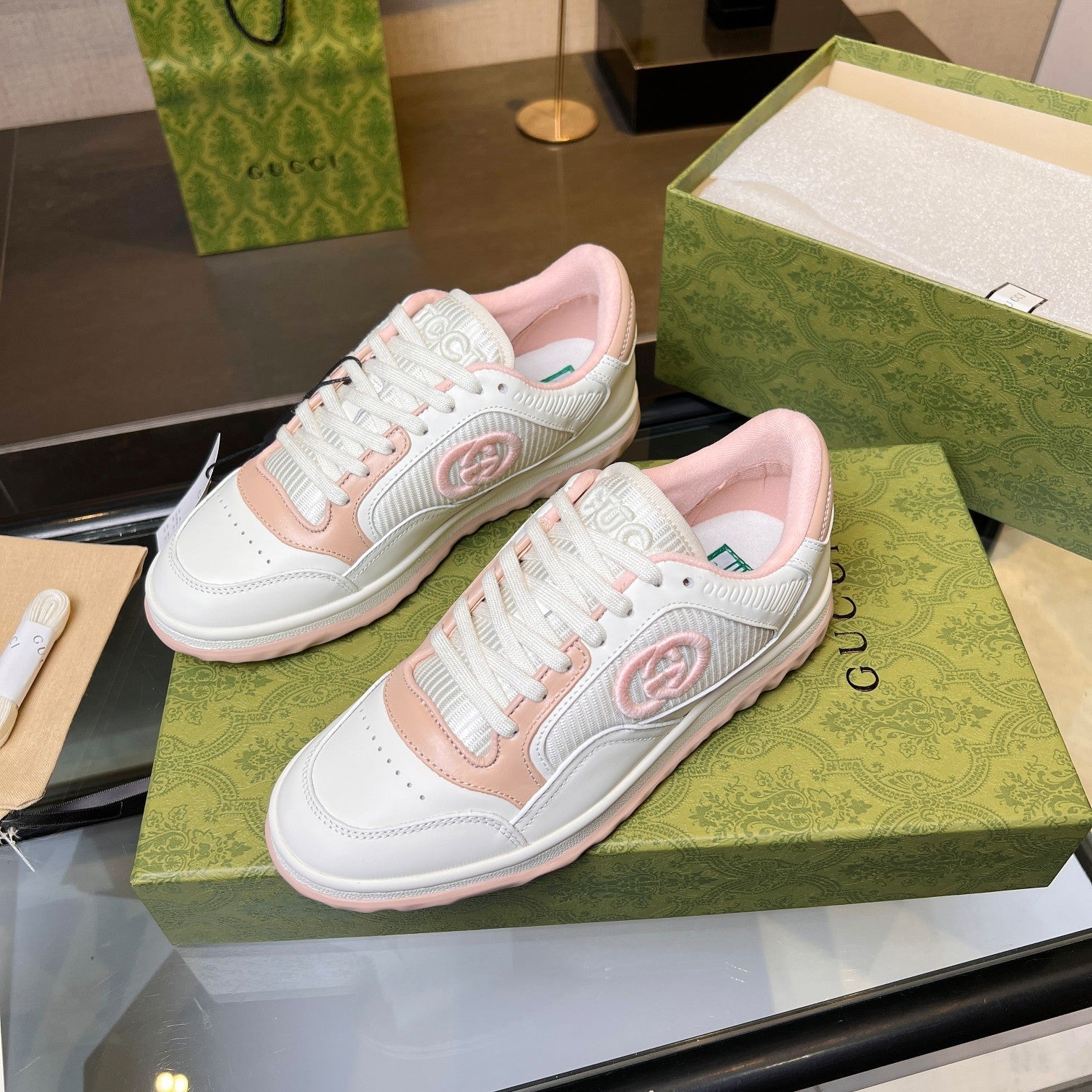GG Men's MAC80 Sneaker White Pink Cowhide 523614