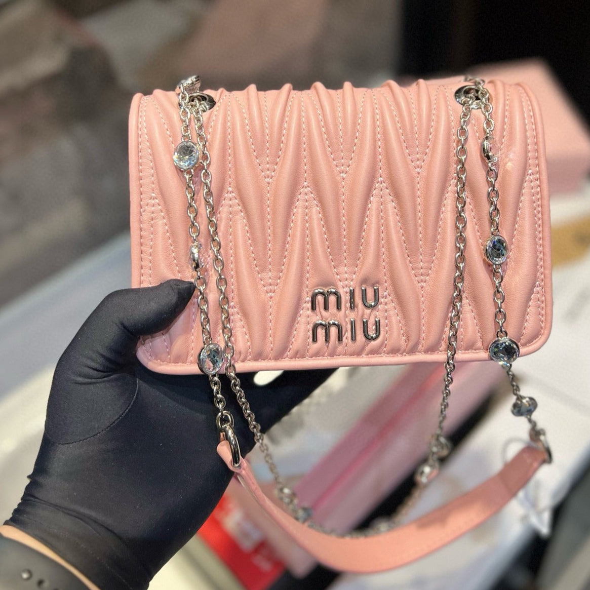 MATELASSÃ‰ CRYSTAL CHAIN BAG 21 IN BABY PINK LAMBSKIN
