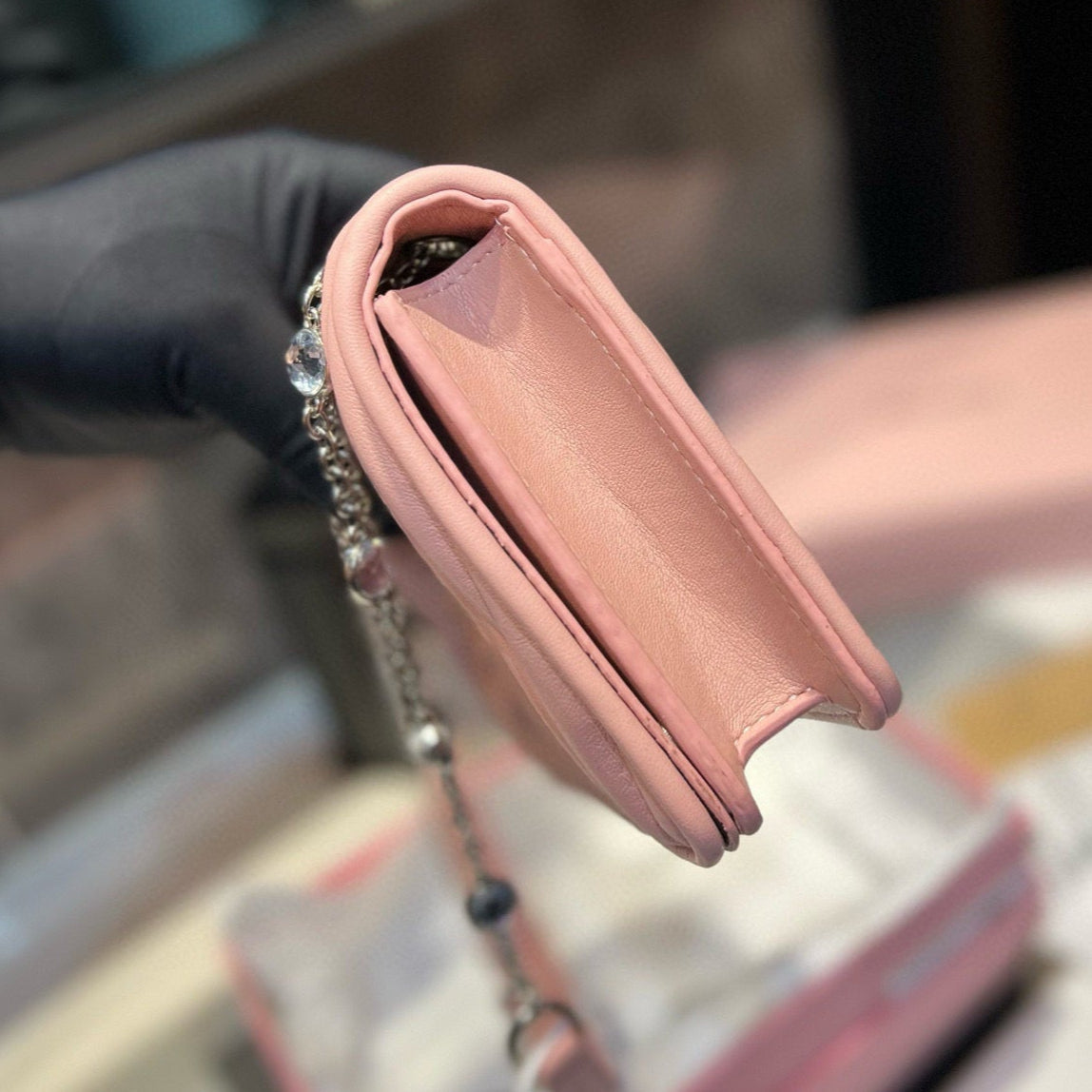 MATELASSÃ‰ CRYSTAL CHAIN BAG 21 IN BABY PINK LAMBSKIN