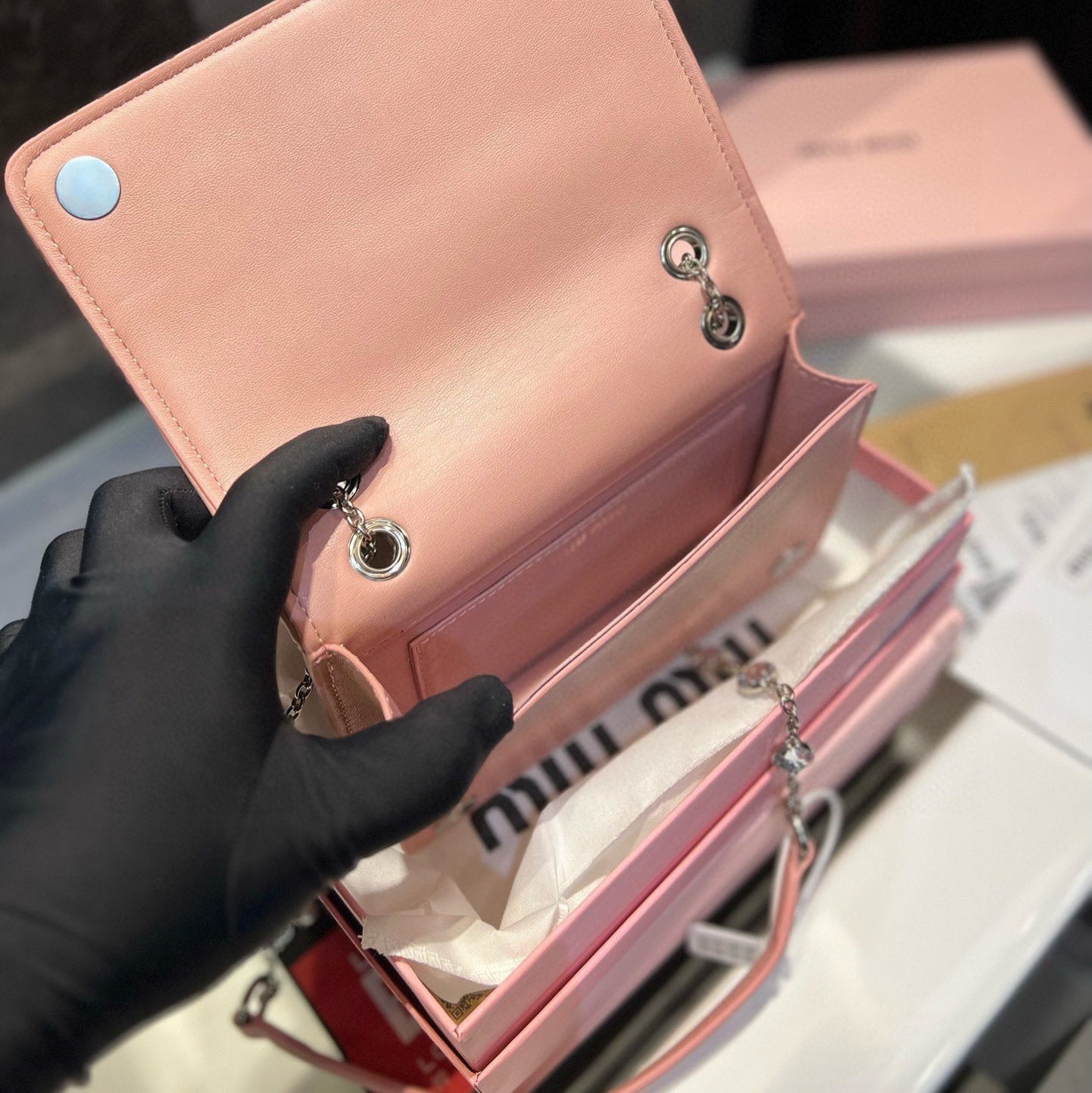 MATELASSÃ‰ CRYSTAL CHAIN BAG 21 IN BABY PINK LAMBSKIN