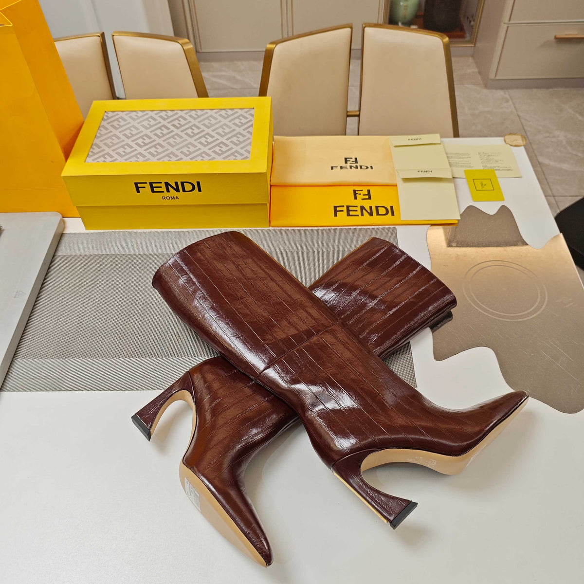 Fendi 25ss high-heeled boots reddish brown sheepskin 502719