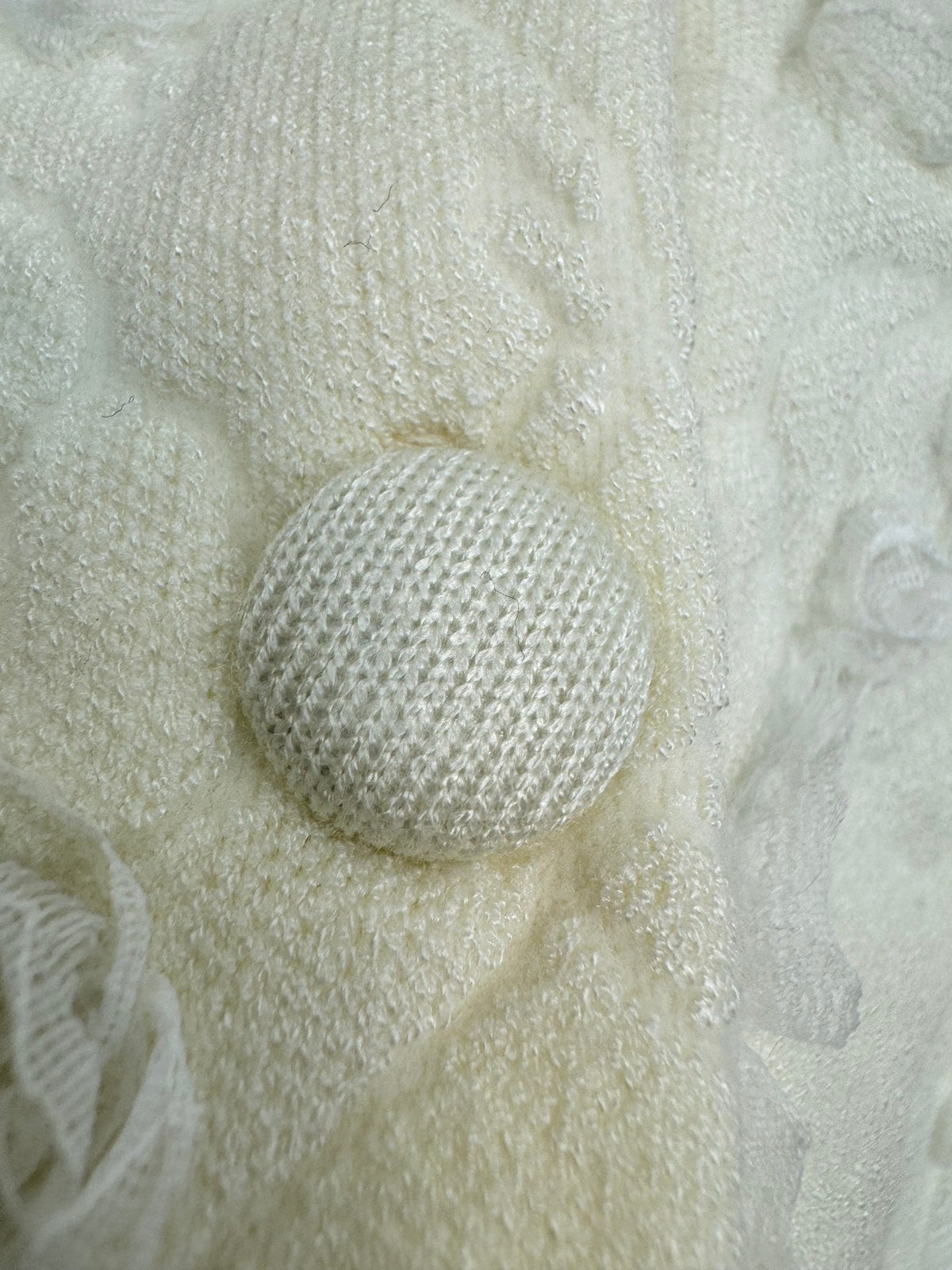Chanel 2026 Cardigan Cream-white Wool 424706