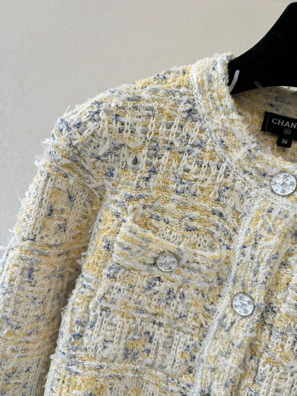 Chanel 2026 Cardigan Light Yellow Mix White Wool 424719