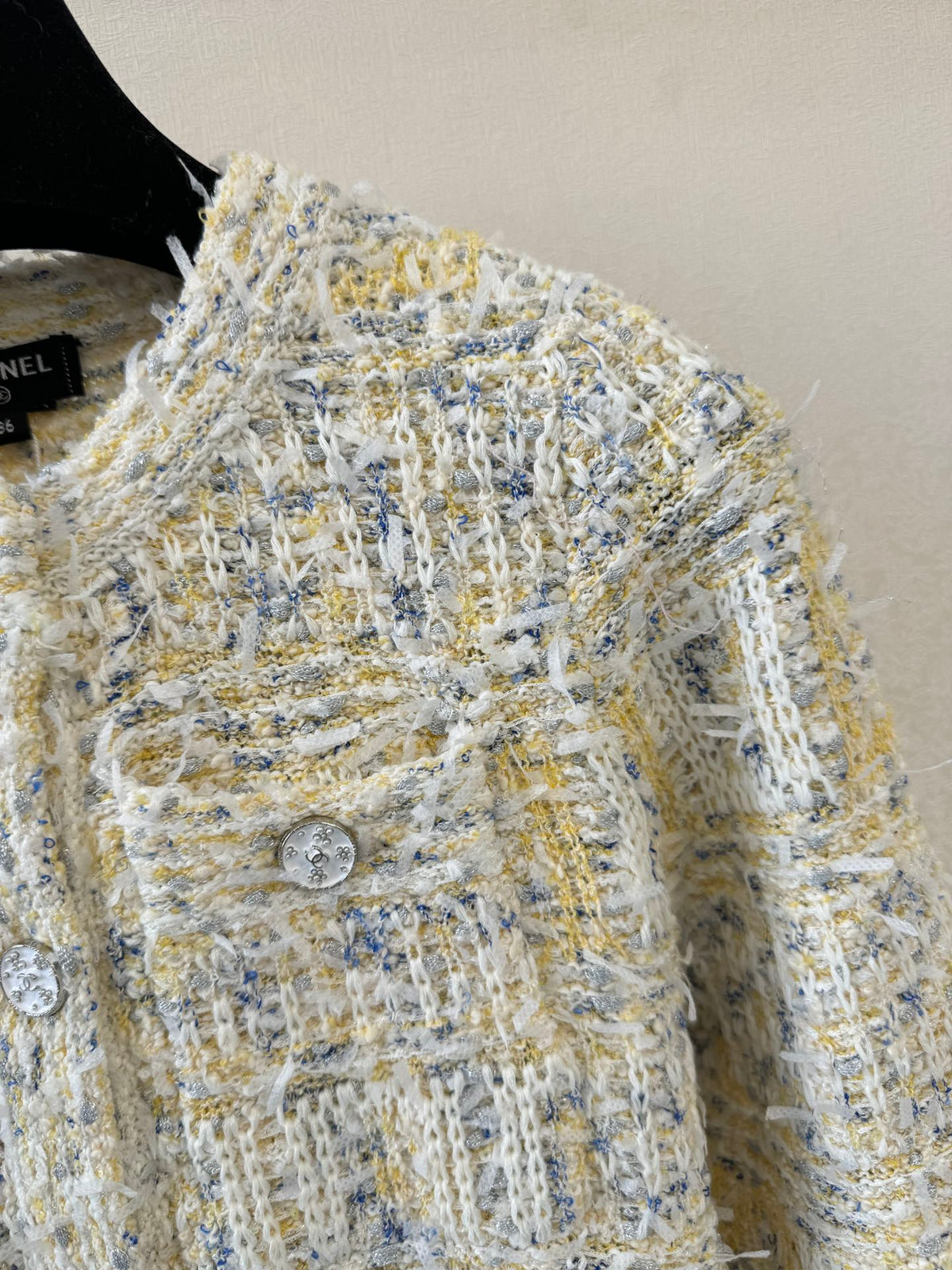Chanel 2026 Cardigan Light Yellow Mix White Wool 424719