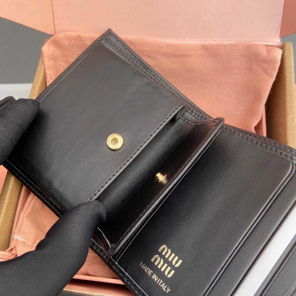 WALLET 12 IN BLACK SMOOTH CALFSKIN GOLD HARDWARE