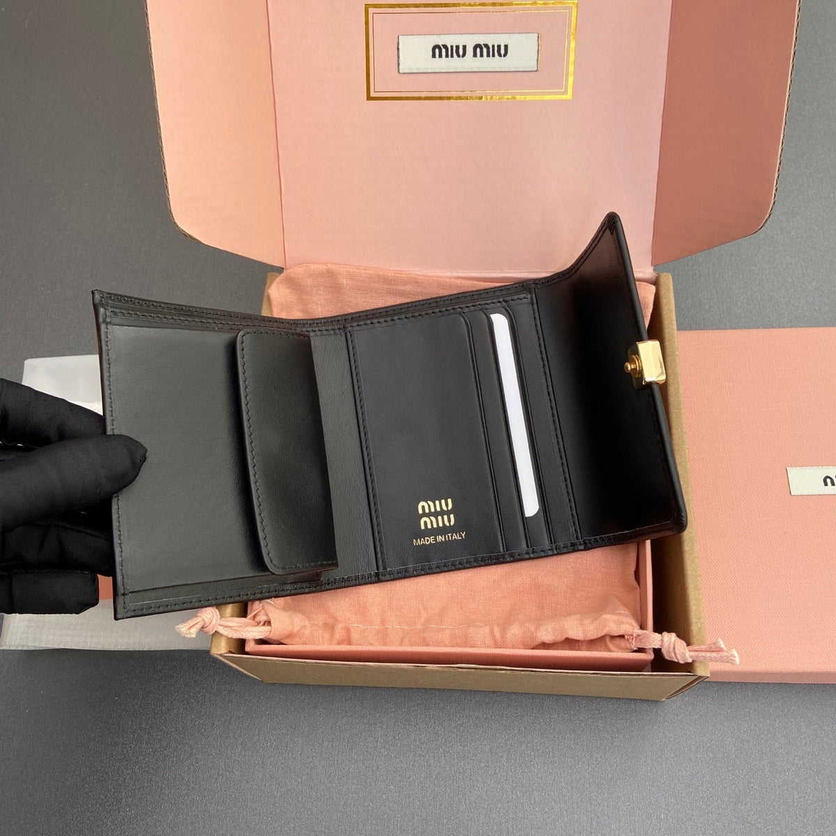 WALLET 12 IN BLACK SMOOTH CALFSKIN GOLD HARDWARE