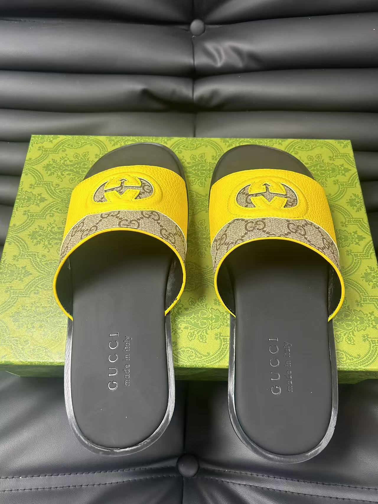 GG Men's 25 Slide Yellow Brown Calfskin 540252