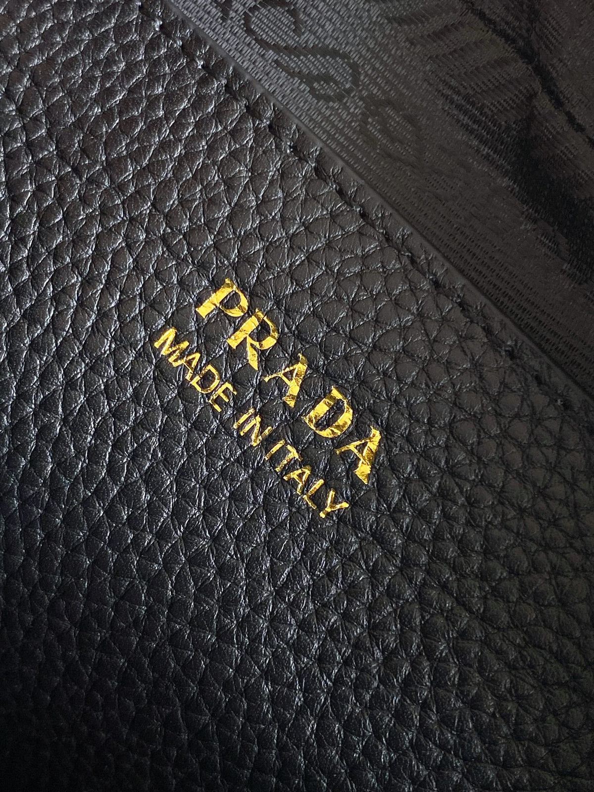 Prada 2026 Small Shoulder Bag 22cm Leather