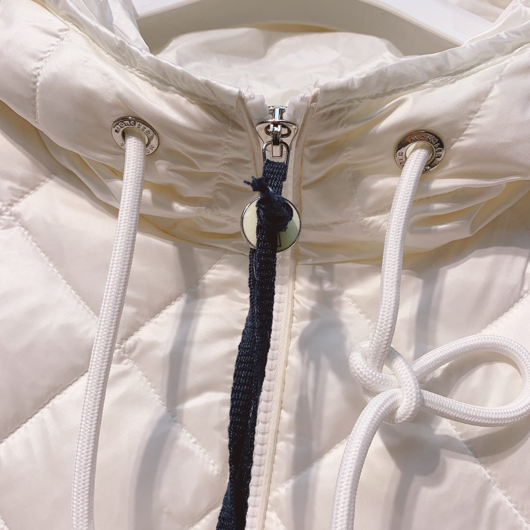 Moncler 25 Diamond-Patterned Down Jacket 301627