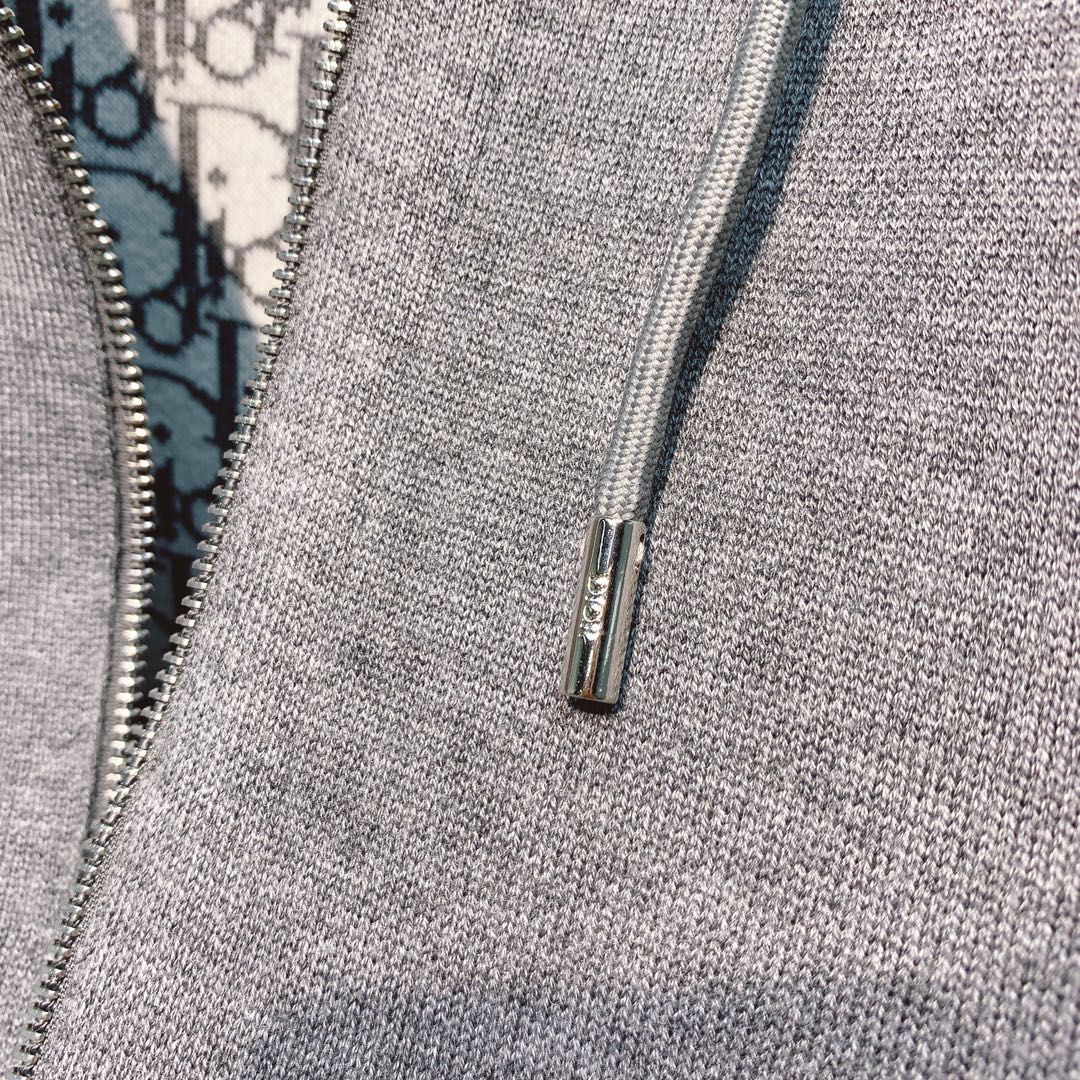 CD 25 Double-Sided Knitted Hooded Jacket 293319
