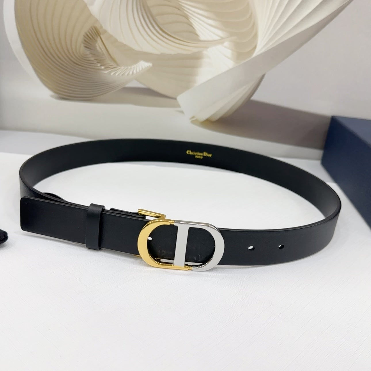 Dior 2026 Two-Tone Buckle Belt 30mm Leather 186129