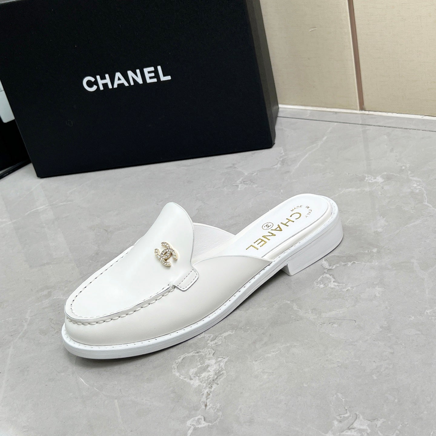 CC 25C Mule White Calfskin