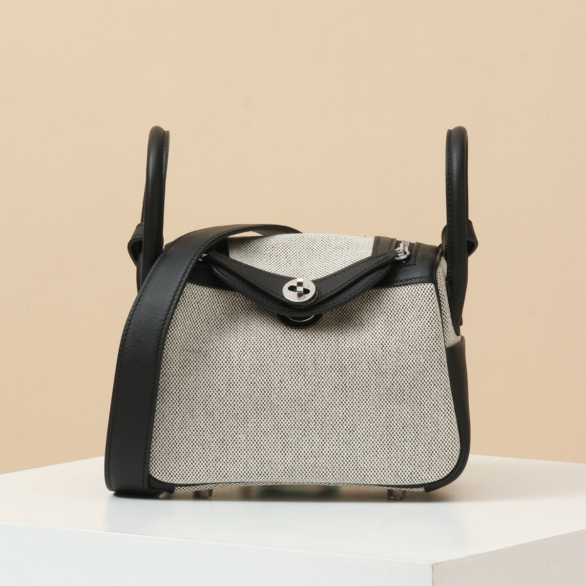 High-end Hermes 2026 Mini Lindy Cargo Bag 19cm Swift Leather Canvas