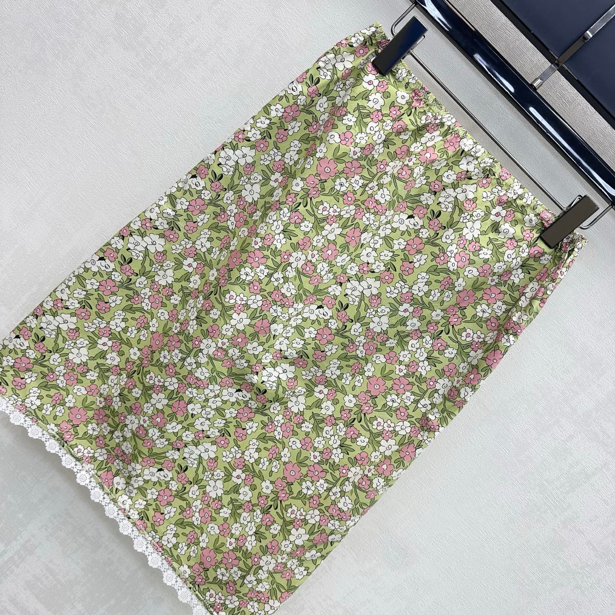 Miumiu 2026 Floral Lace-Trimmed Midi Skirt Green Pink Cotton 396669