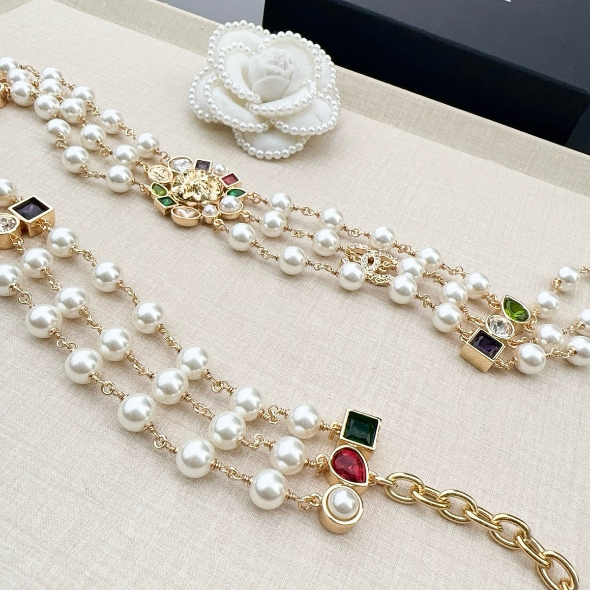 Chanel 2026 Pearl Choker Camellia Charm Belt 205839