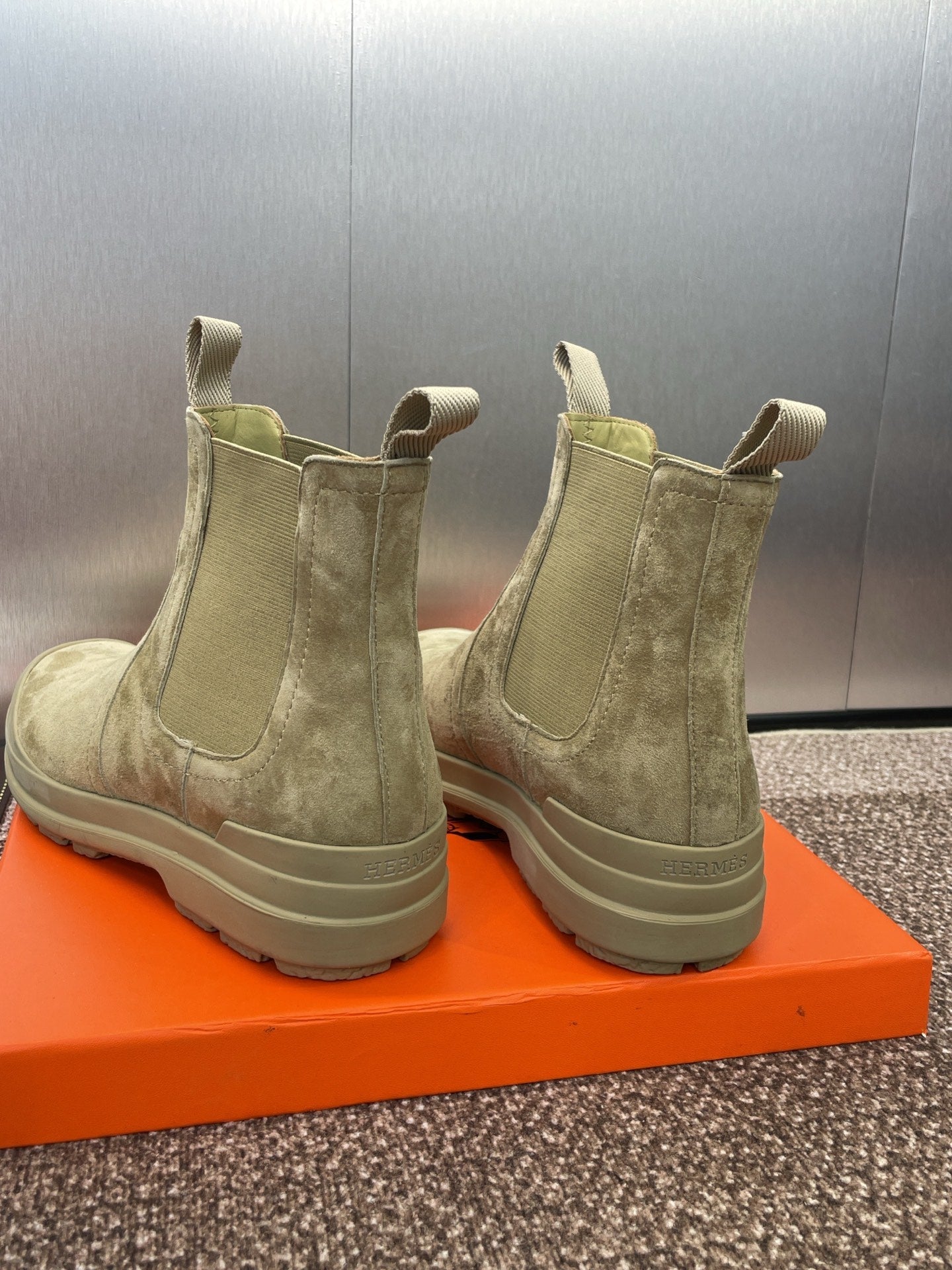 HM 25  Chelsea Ankle Boots Taupe Suede 508487