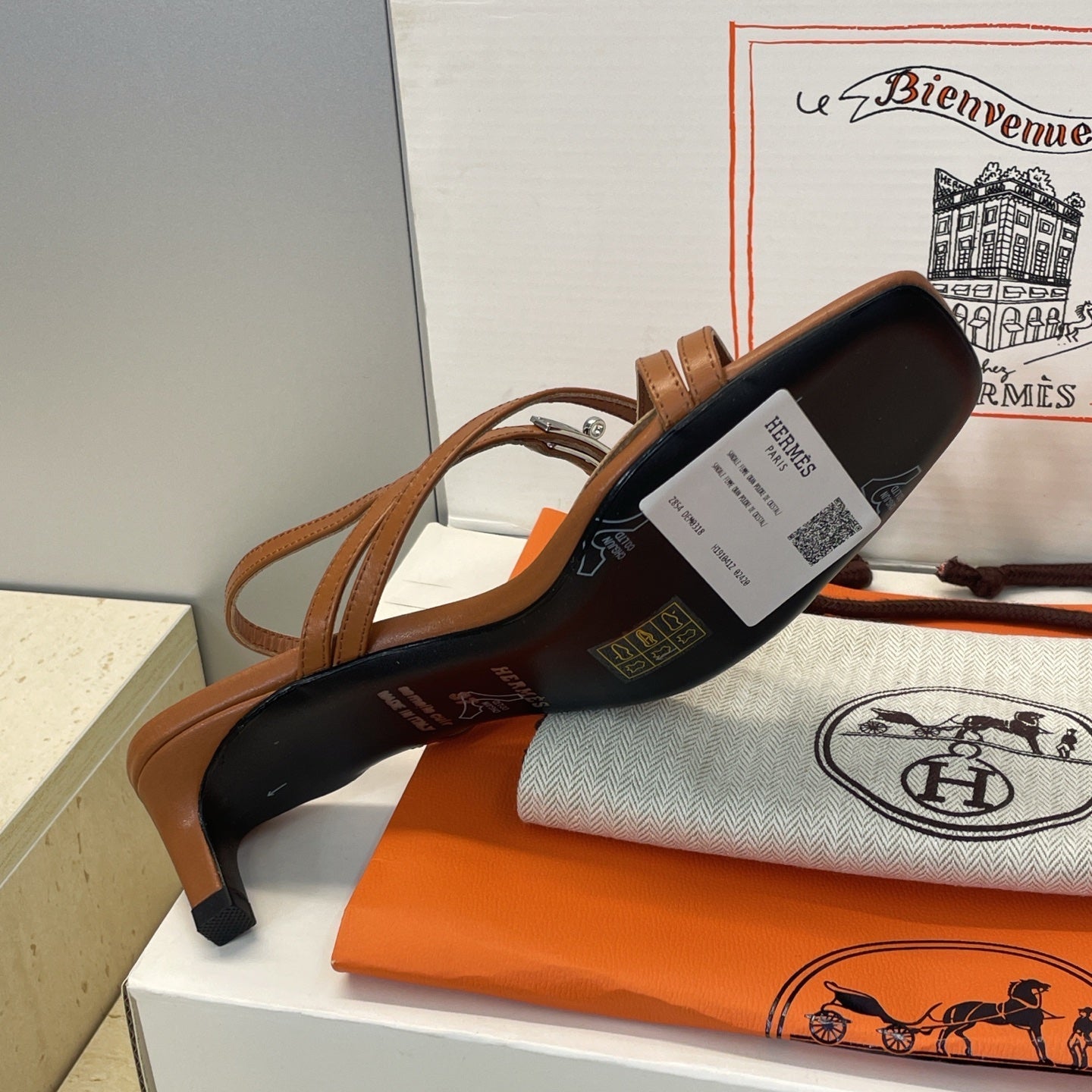 HM 26ss Kelly Sliver Buckle Sandals 40 Brown Calfskin 607164