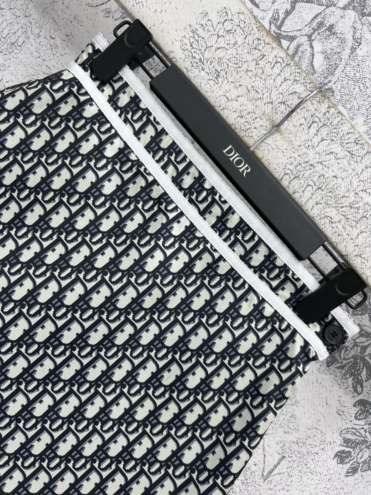 CD 25 Ribbon Skirt Black White Cotton