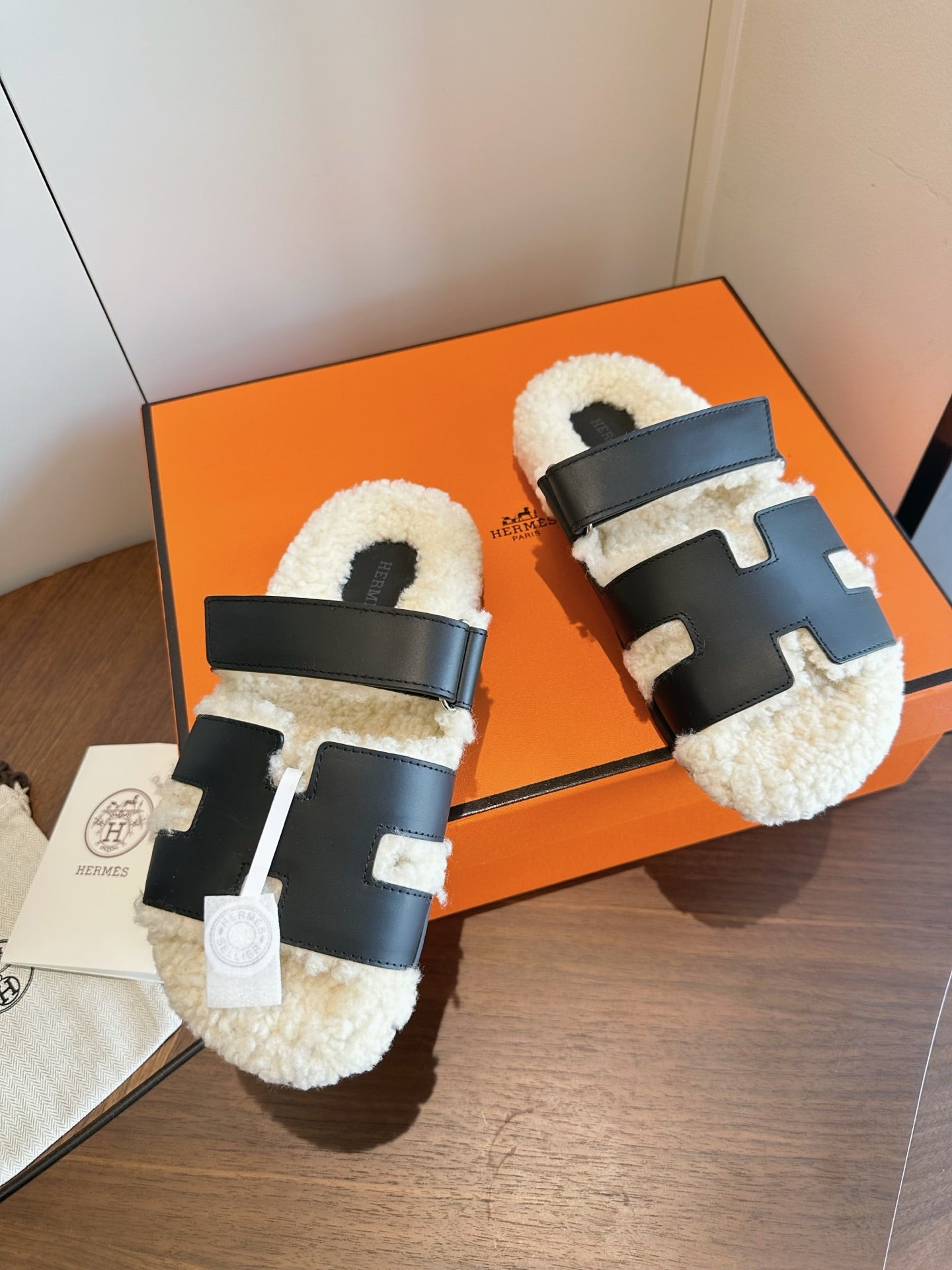 Hermes 2026 Chypre Sandal Calfskin Wool 976852