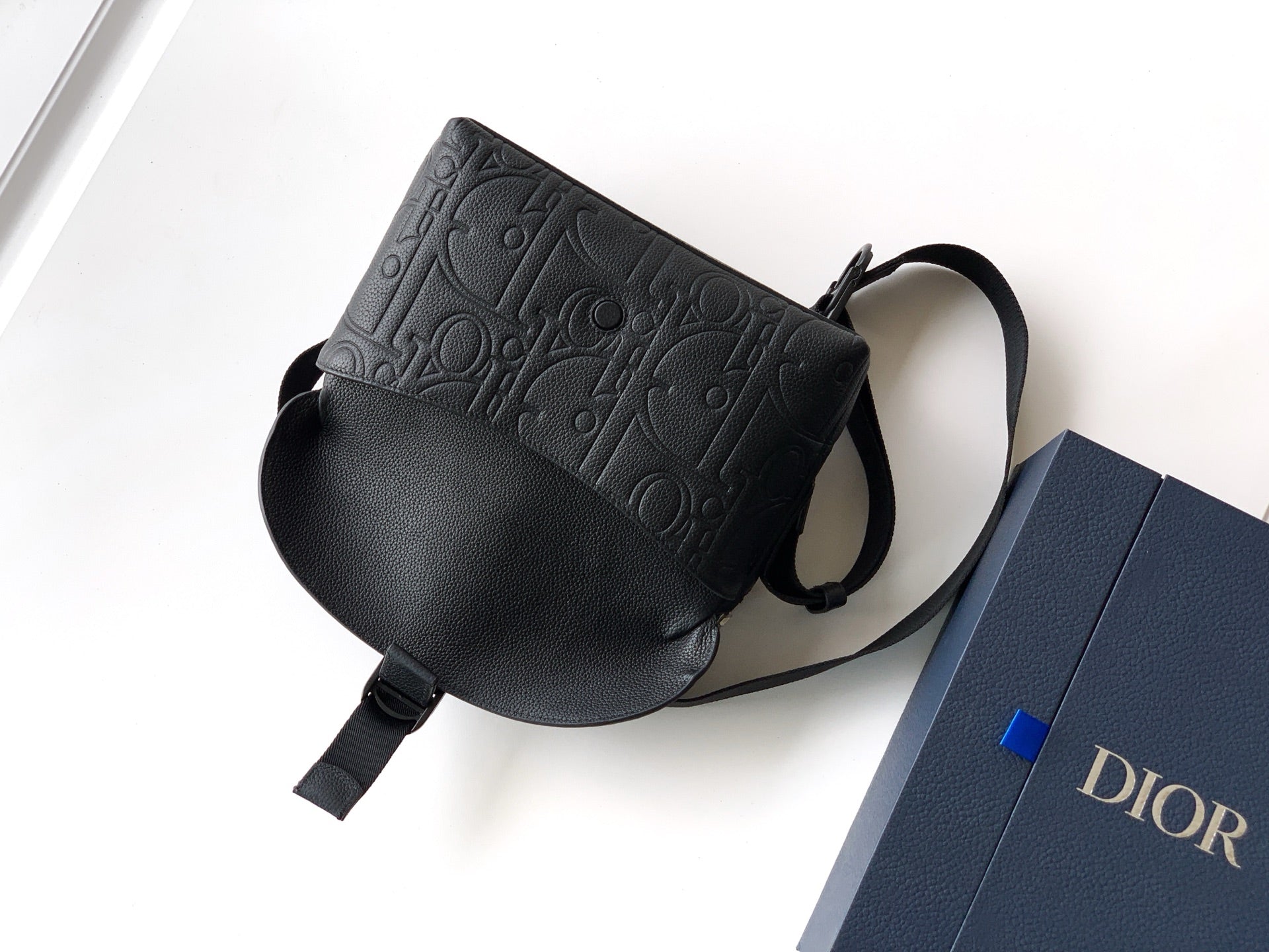 Dior 2026 Jett Zipped Messenger Bag 25cm Grained Calfskin 384743