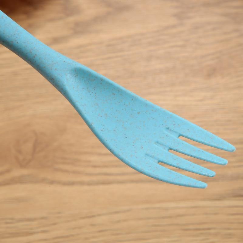 Portable Wheat Straw Cutlery Set of 3 - Earth Thanks - Portable Wheat Straw Cutlery Set of 3 - natural, vegan, eco-friendly, organic, sustainable, compostable, cutlery, food, home, kitchen, kitchen ware, kitchenware, lunch, natural, non toxic, outdoor, plastic, portable, recyclable, recycle, recycle friendly, reusable, travel, vegan friendly, wheat straw